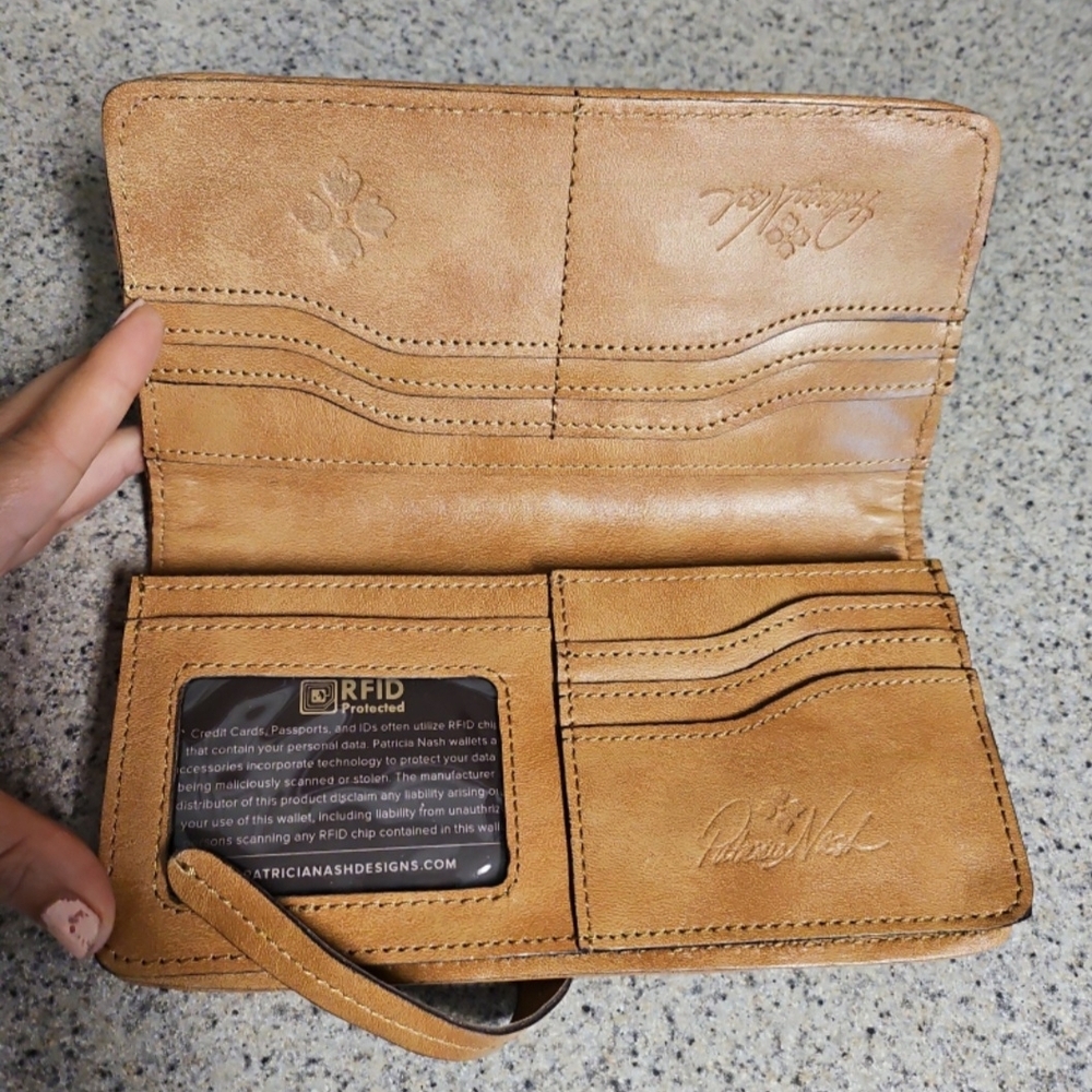 Patricia Nash Tan Woven Leather Zip Wallet - Picture 9 of 11